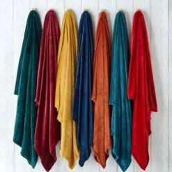 Furn Harlow Plain Fleece Throw Emerald 140cm X 180cm -Ideal Shop 3 426ff5d1 481a 4931 a31c 7ac916b8d793