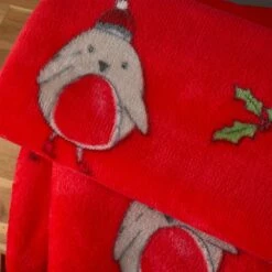 Christmas Robins Fleece Throw Red -Ideal Shop 3 a45ac61e ad5c 4f41 a69f 79100585b793