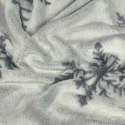 Furn Snowflake Festive Print Silver Fleece Throw 140cm X 180cm -Ideal Shop 3 d9ab61b7 c8b2 4c77 9462 026a12edd8ca