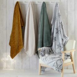 Furn Folio Textured Leaf Fleece Throw Ecru 140cm X 180cm -Ideal Shop 3 e53fb23b 3586 4402 ba98 e797ee00dad2