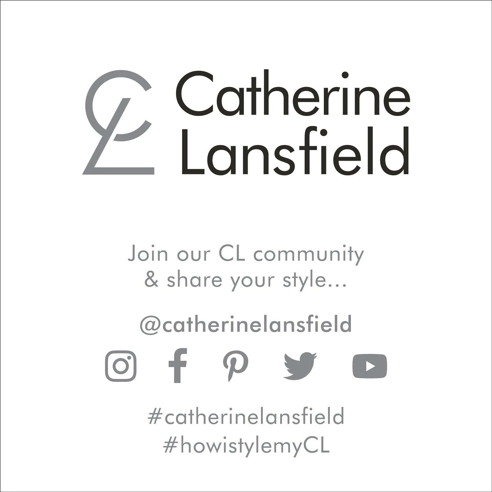 Santa's Christmas Presents Fleece Throw Red 8 Santa's Christmas Presents Fleece Throw Red - Image 6